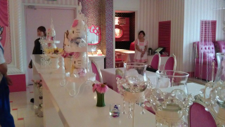 Illustration for article titled My Uncomfortable Lunch At The Hello Kitty Dreams Restaurant